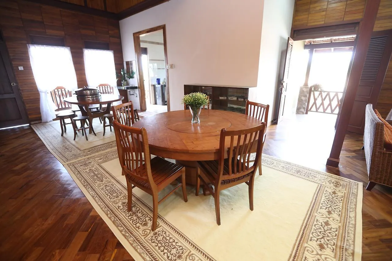 Country house Rumah Kayu Johor Bahru