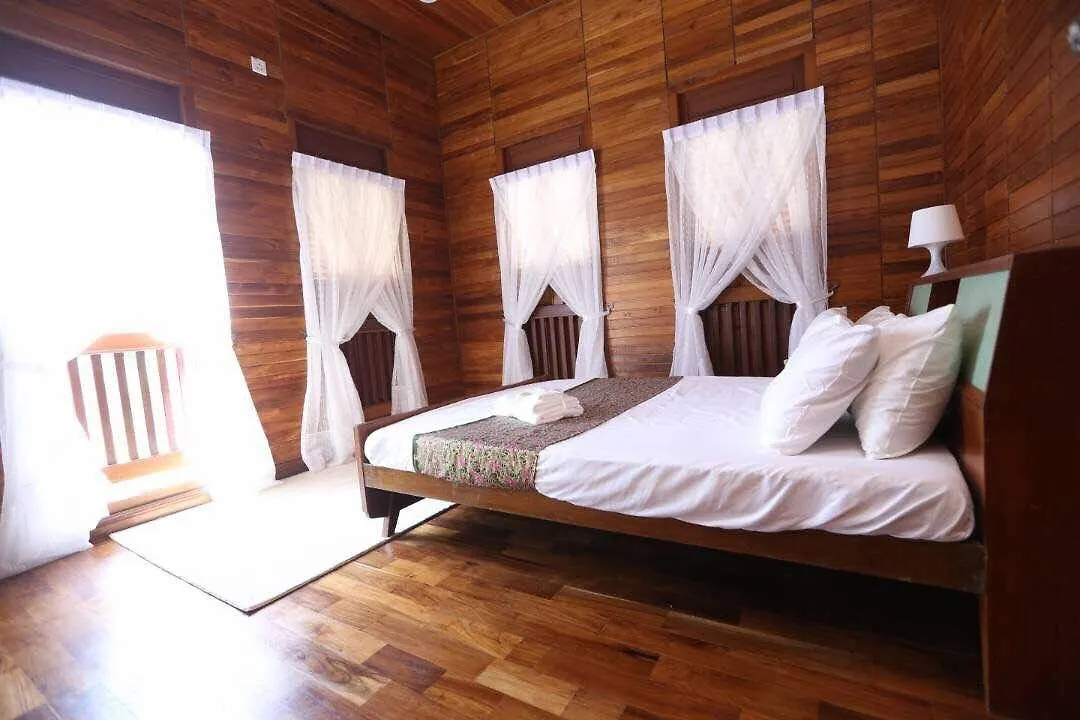 Rumah Kayu Johor Bahru Country house