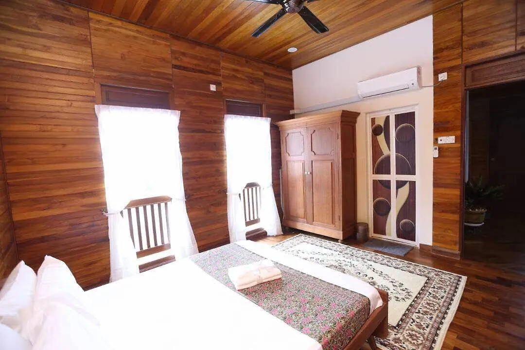 Country house Rumah Kayu Johor Bahru